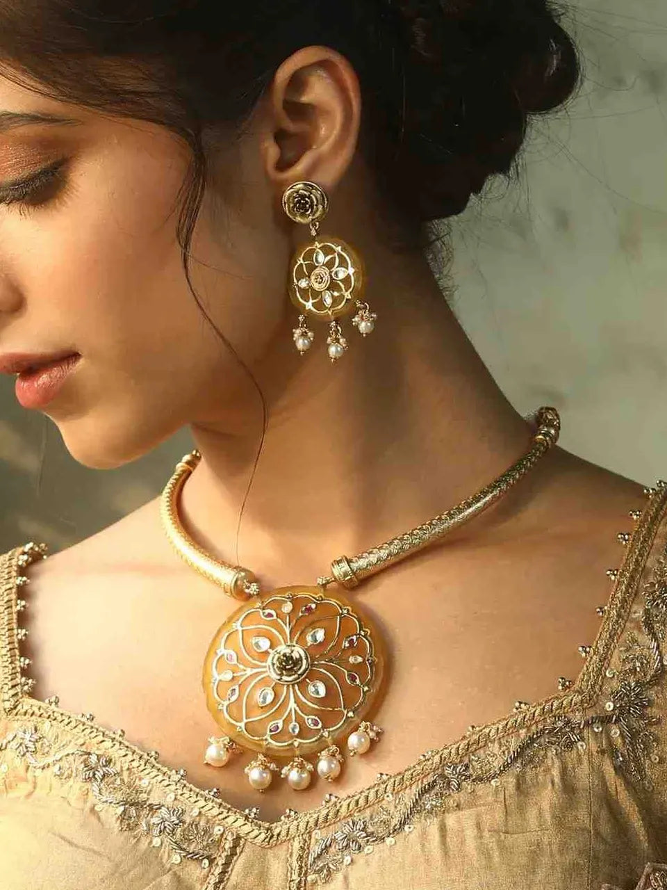 Arooshi Necklace Set