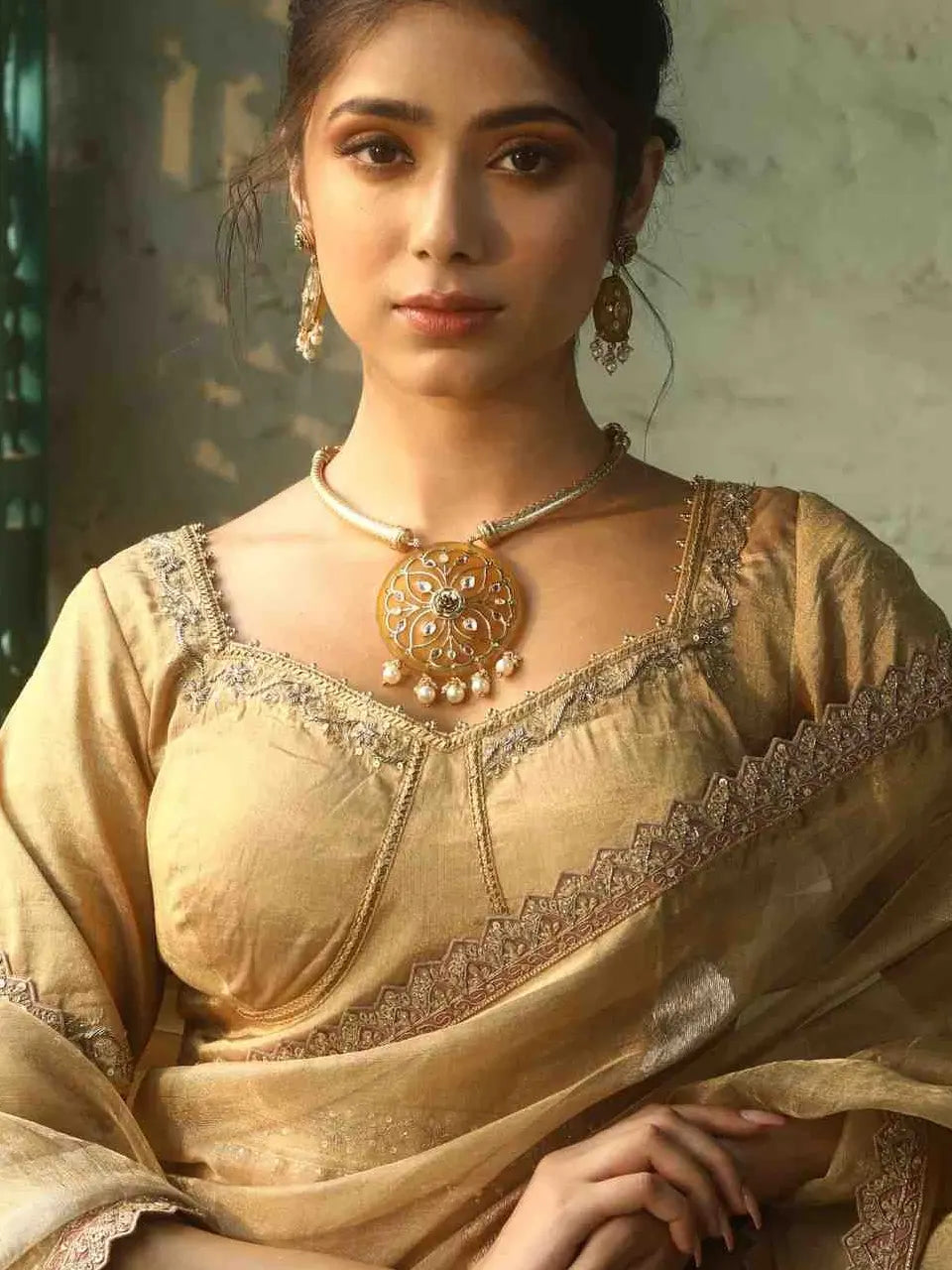 Arooshi Necklace Set