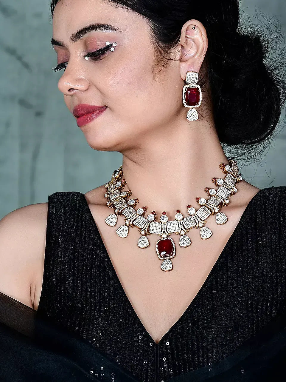 Suhani Necklace Set
