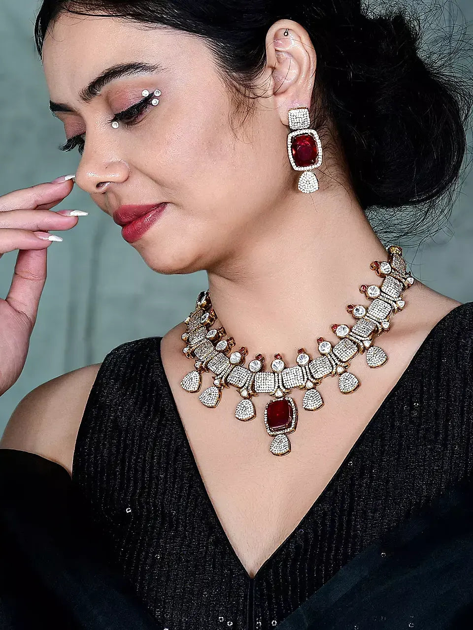 Suhani Necklace Set