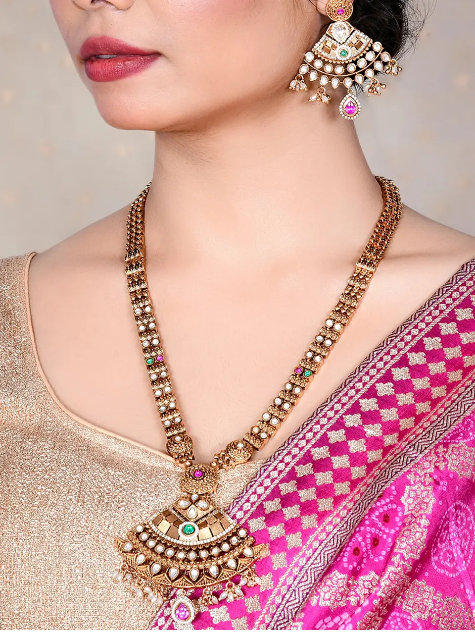 Siya Necklace Set