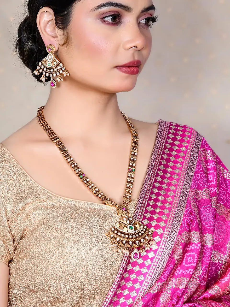 Siya Necklace Set