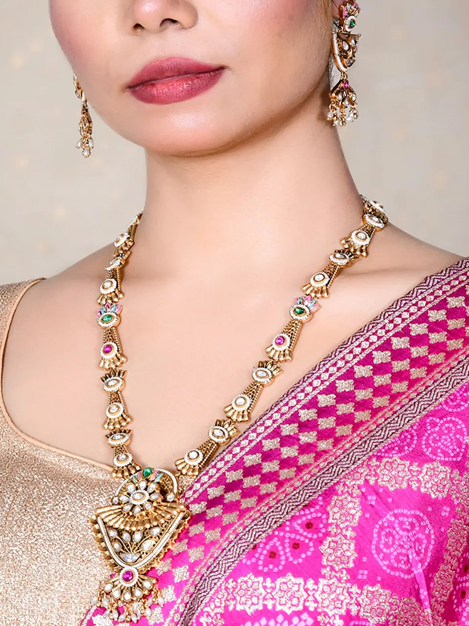 Saanvi Necklace Set