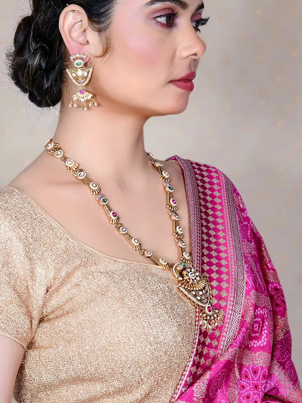 Saanvi Necklace Set