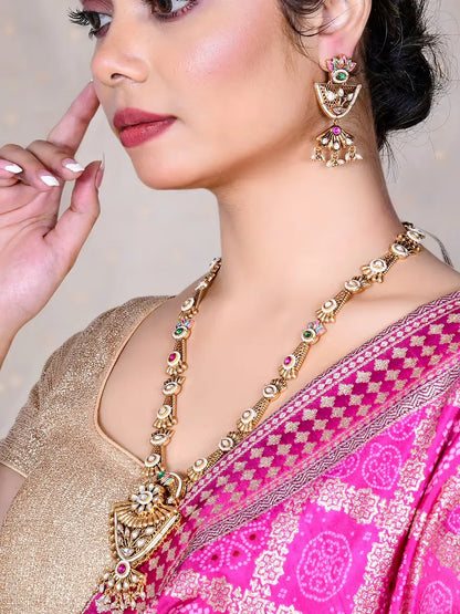 Saanvi Necklace Set