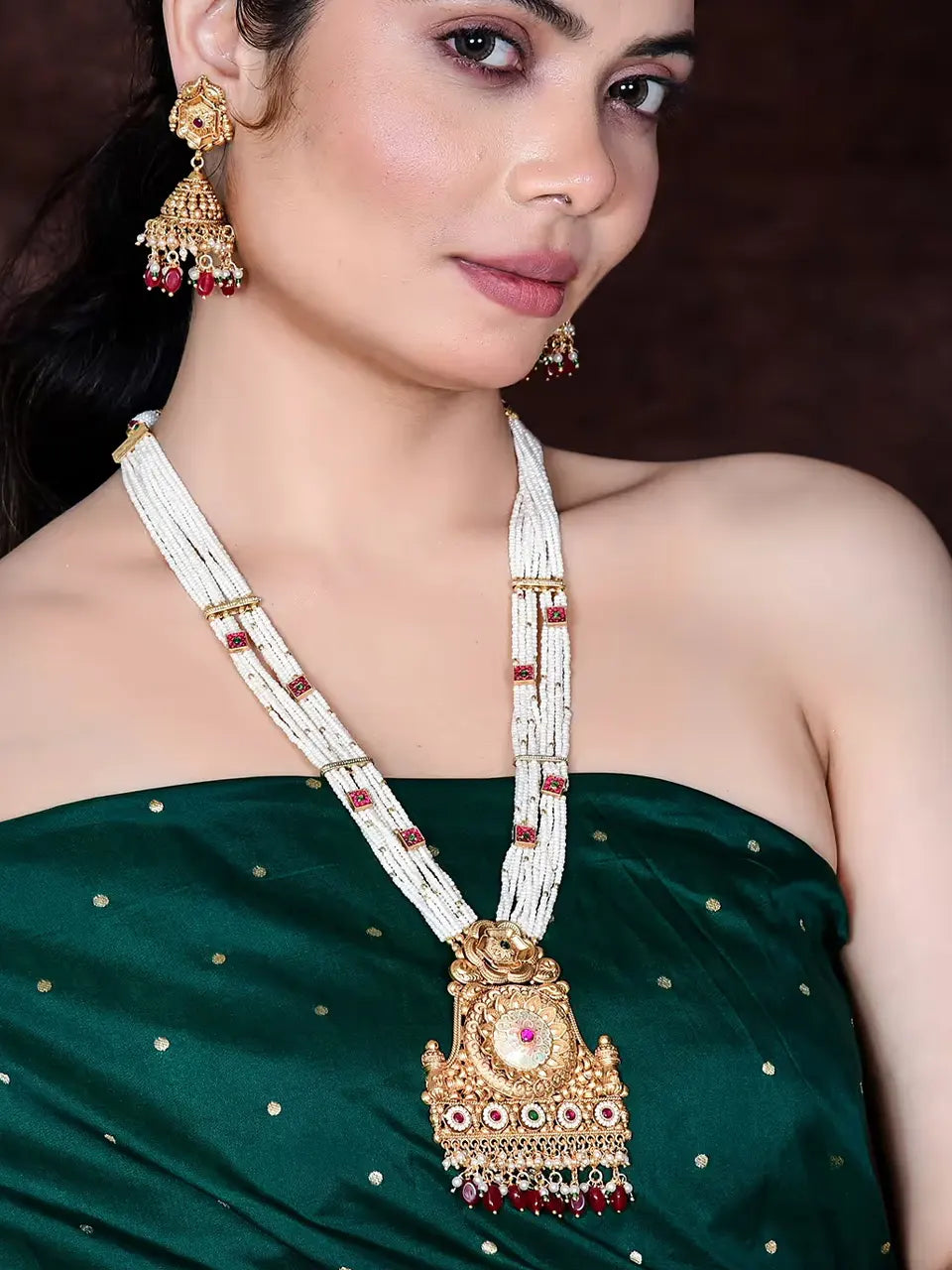 Kaavya Necklace Set