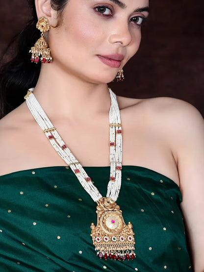 Kaavya Necklace Set