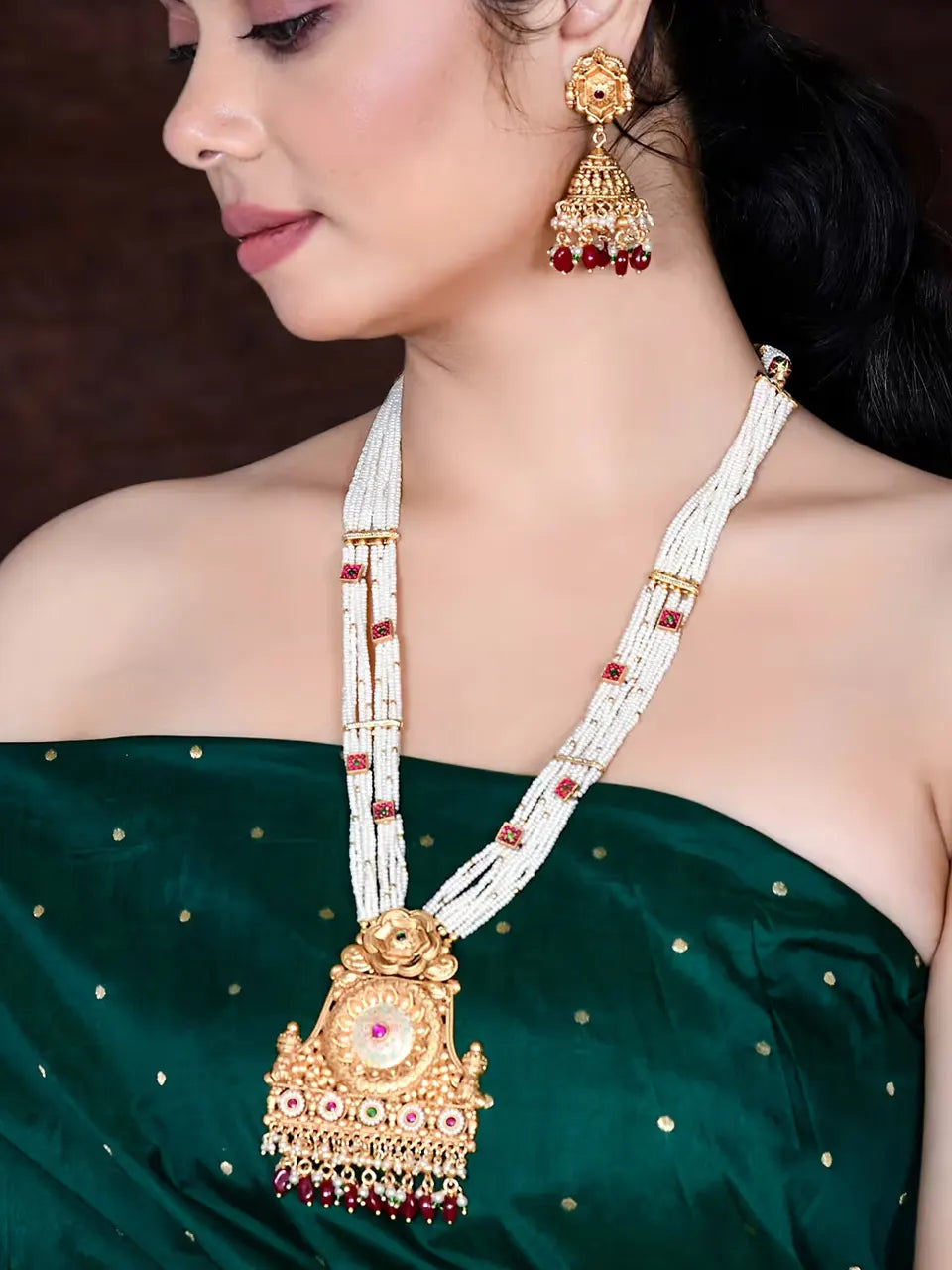 Kaavya Necklace Set