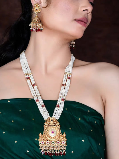Kaavya Necklace Set