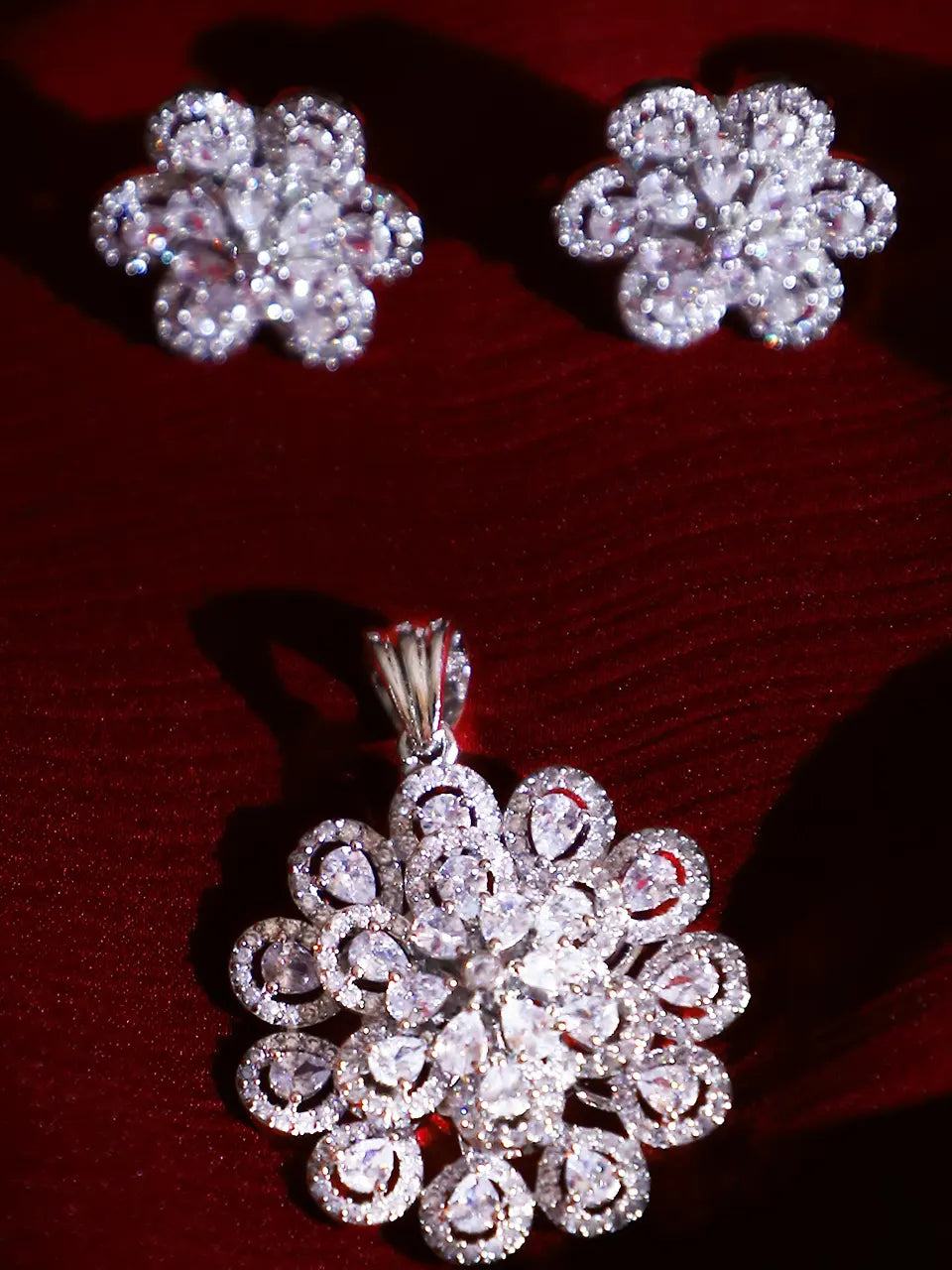 Starlit Bloom Pendant Set