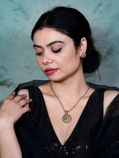 Arka Pendant Set