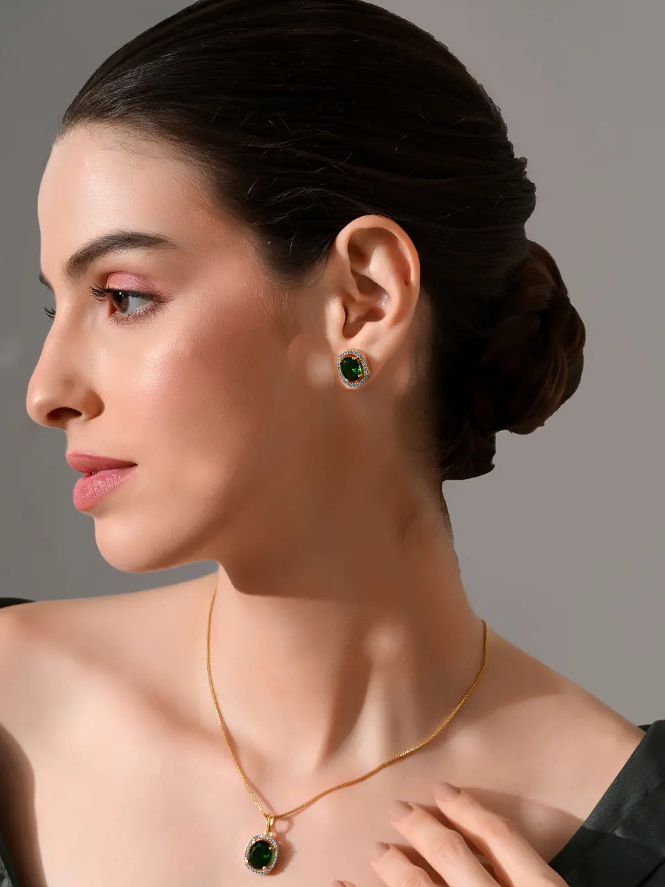 Emerald Elegance Gold-Plated Jewelry Set