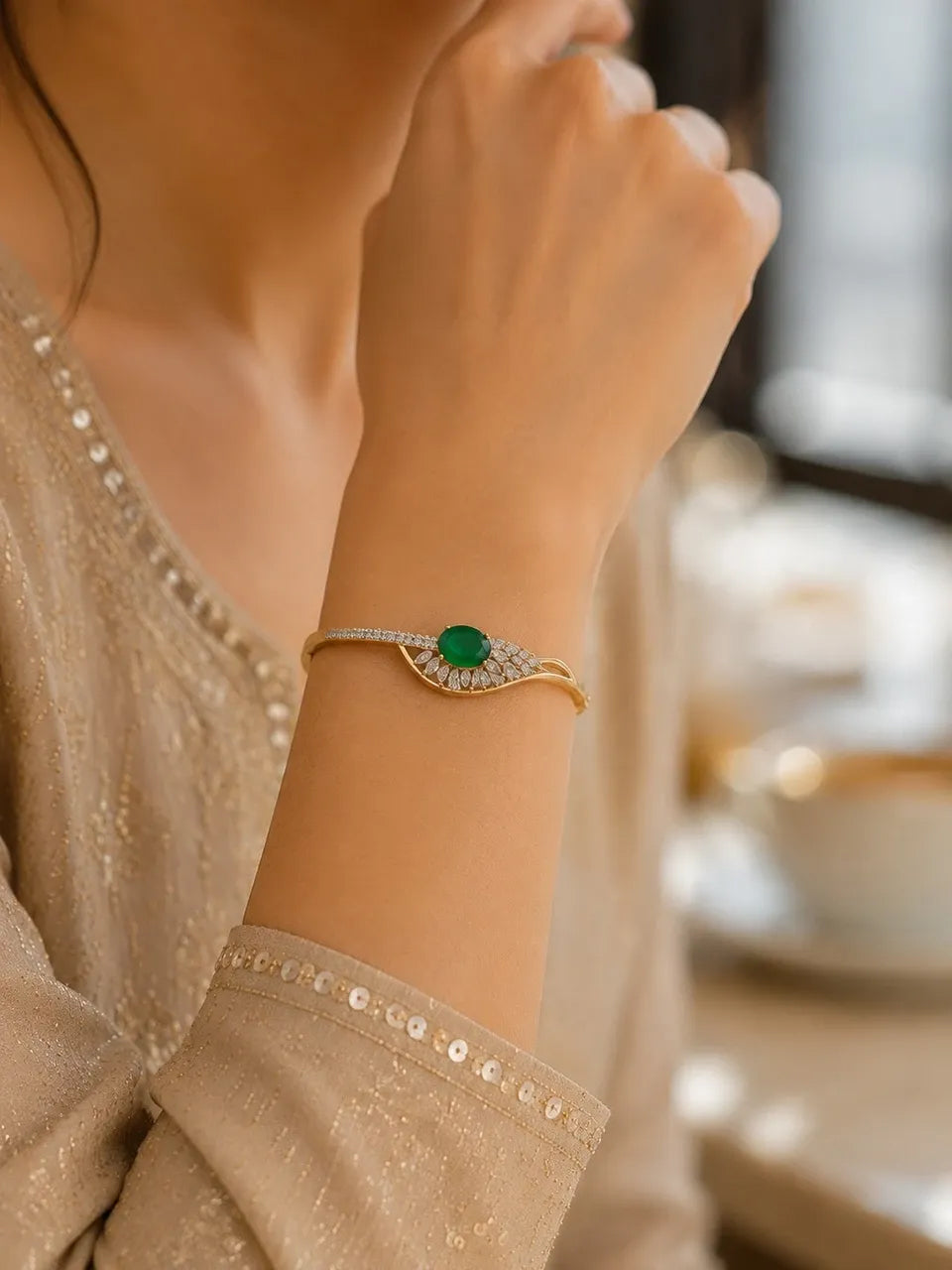 Emerald Grace Openable Bracelet