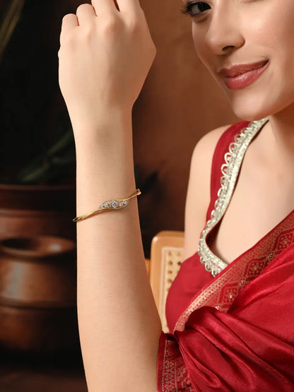 Elegant Golden Sparkle Leaf Bangle