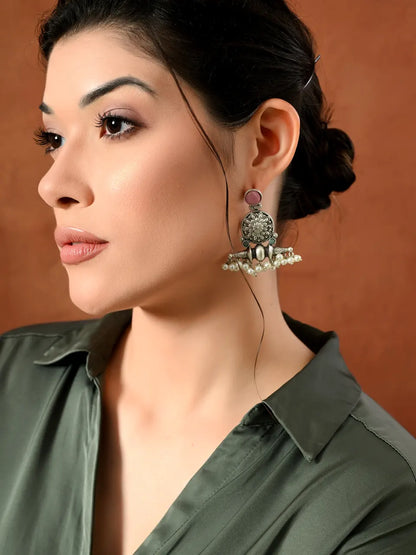 Antique Charm Pearl Earrings