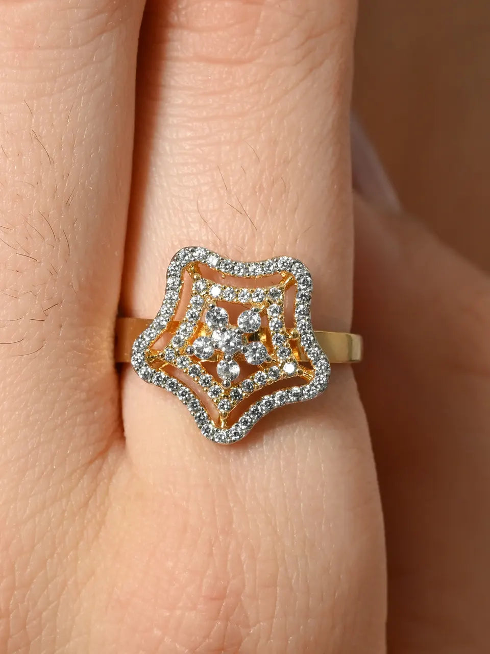 Elegant Starburst Sparkling Silver Ring