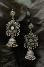 Load image into Gallery viewer, Urishilla Earrings
