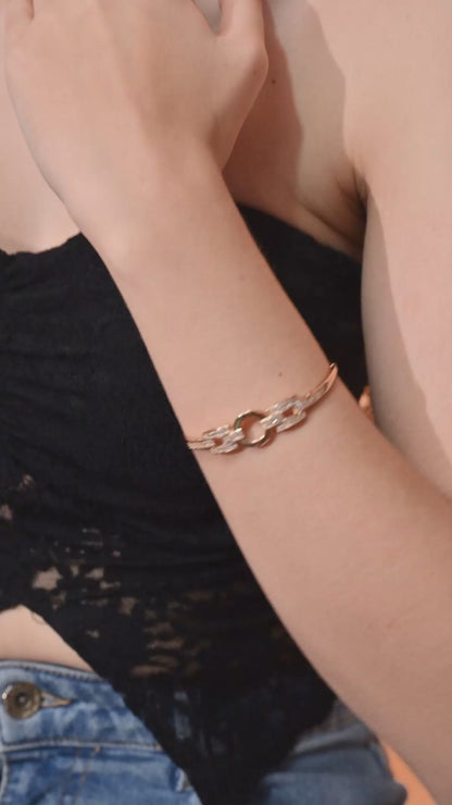 Elegant Circle Charm Bracelet