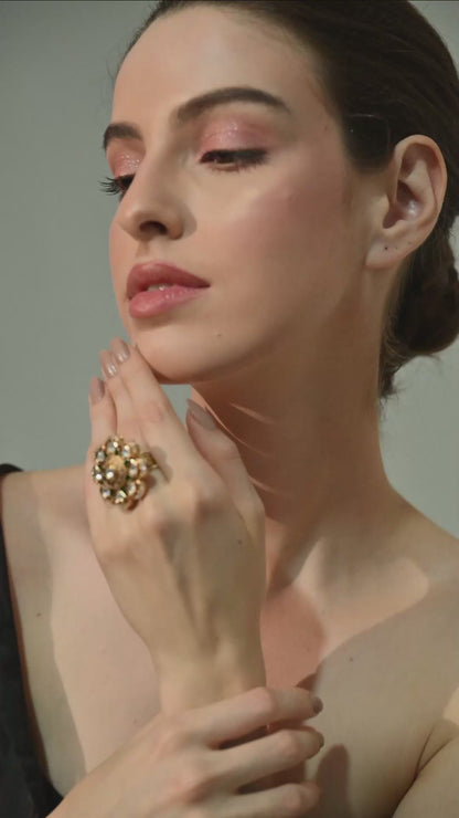 Regal Emerald Bloom Kundan Ring