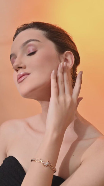 Sparkling Bow Elegance Bangle