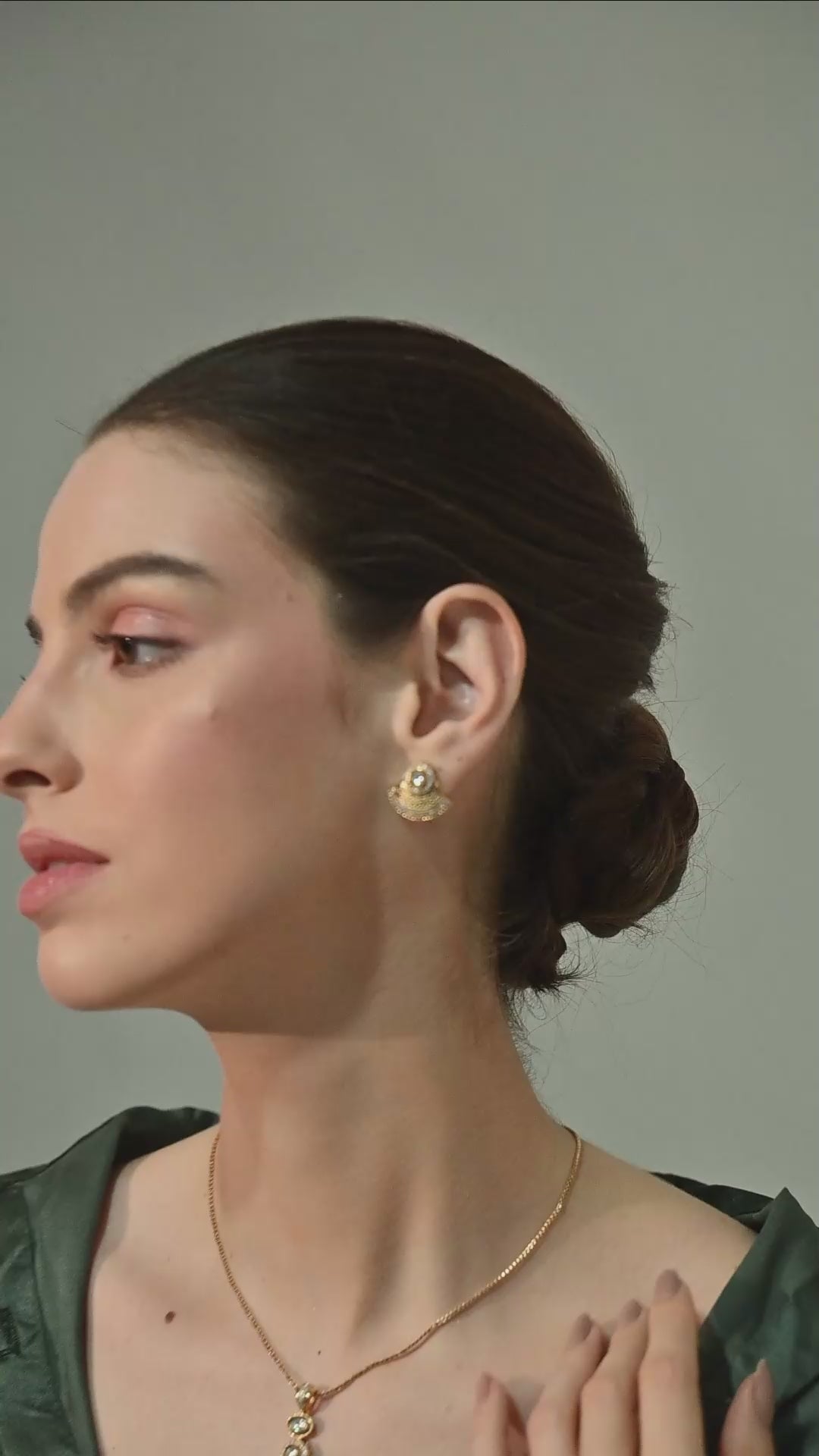 Golden Grace Kundan Pearl Jewelry Set