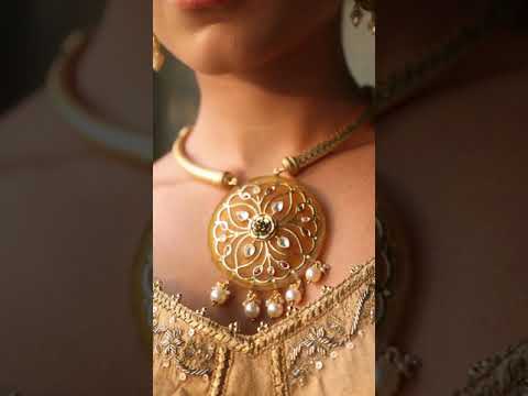 Arooshi Necklace Set