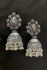 Load image into Gallery viewer, Dharani Earrings
