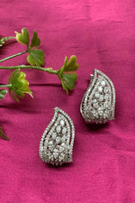 Load image into Gallery viewer, Alice Earrings

